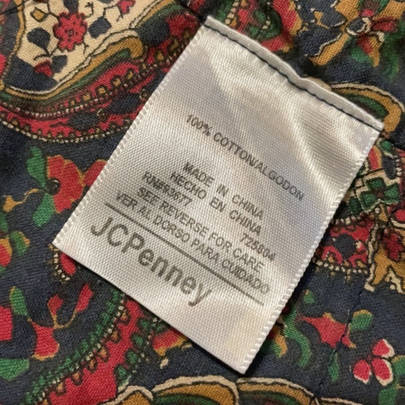 JCPenney Valances & matching Wallpaper Border - Picture 5 of 6